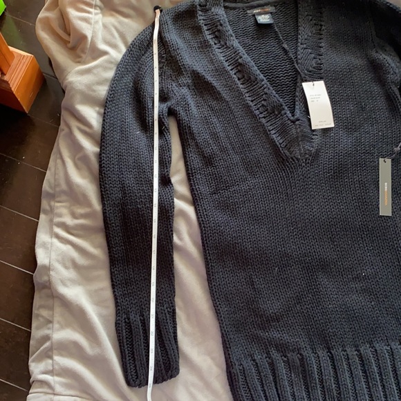 BCBG V-Neck sweater. Black. Size M. New with tags. - Picture 5 of 10